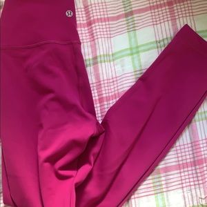 Lululemon Ripened Raspberry Wunder Train